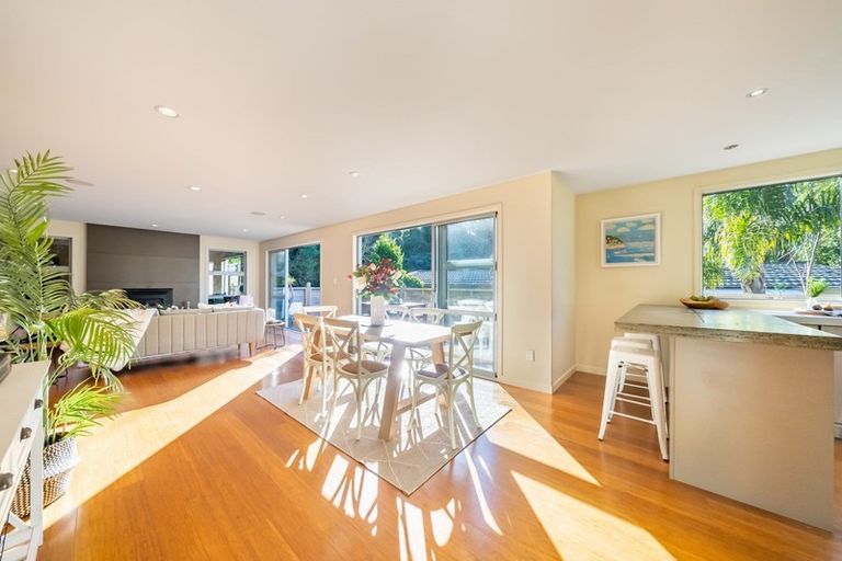 Photo of property in 25 Renown Road, Raumati South, Paraparaumu, 5032