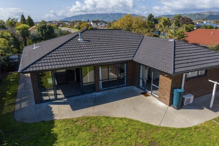 Photo of property in 8 Cedar Drive, Paraparaumu Beach, Paraparaumu, 5032