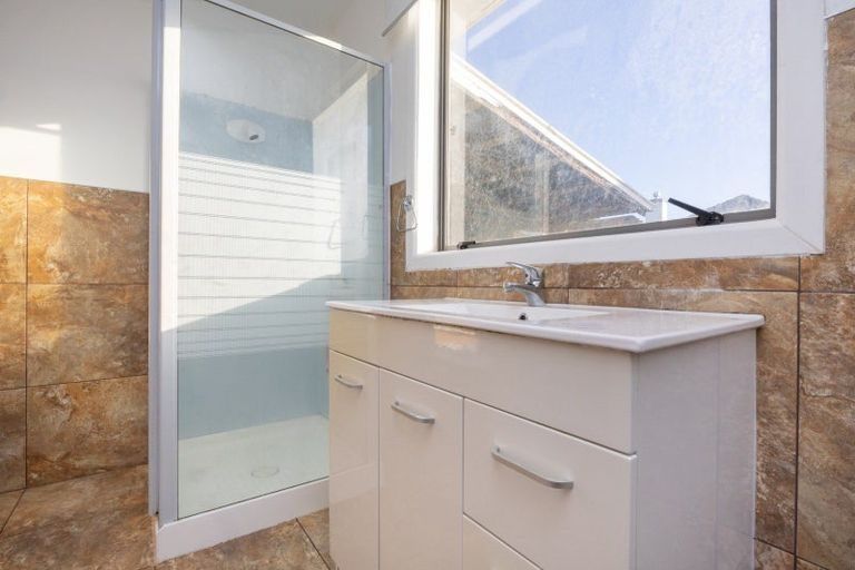 Photo of property in 16 Manuka Street, Hokowhitu, Palmerston North, 4410