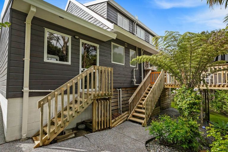 Photo of property in 2/30 Lagoon Way, West Harbour, Auckland, 0618