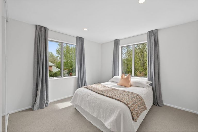Photo of property in 1a Westburn Terrace, Burnside, Christchurch, 8041
