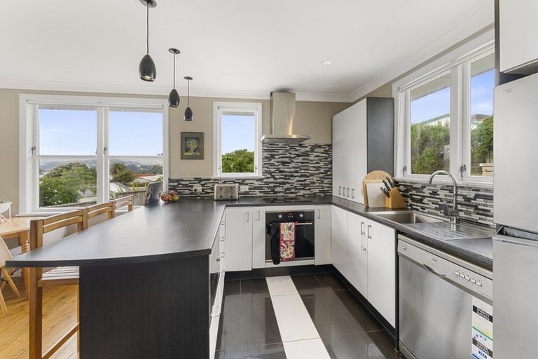 Photo of property in 11 Te Puke Street, Titahi Bay, Porirua, 5022