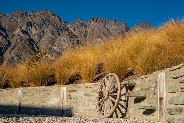 Photo of property in 10 Glenelg Lane, Jacks Point, 9371