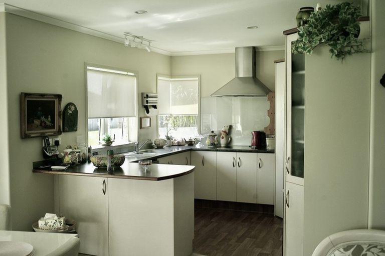 Photo of property in 43 Matene Place, Papamoa Beach, Papamoa, 3118