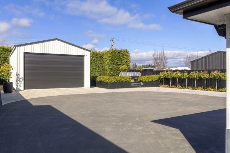 Photo of property in 20 Pukenamu Road, Rainbow Point, Taupo, 3330