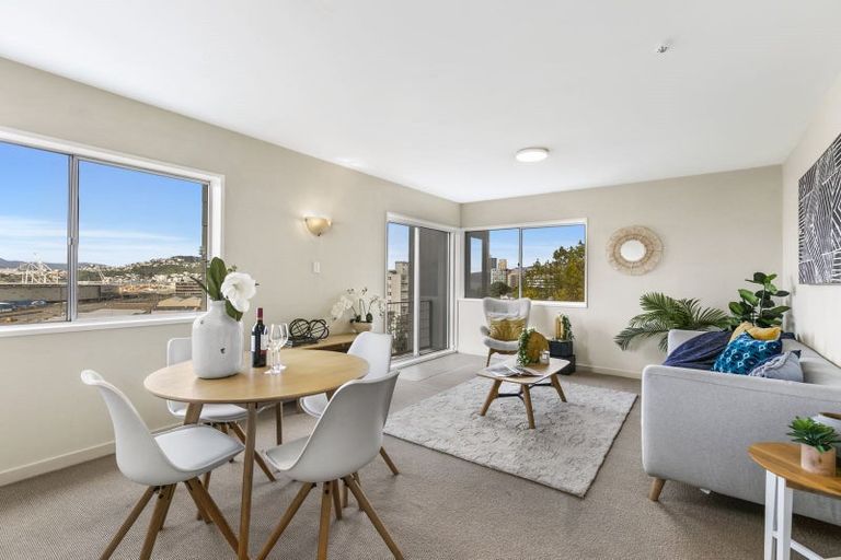 Photo of property in Mansfield Towers, 1 Grant Road, Thorndon, Wellington, 6011