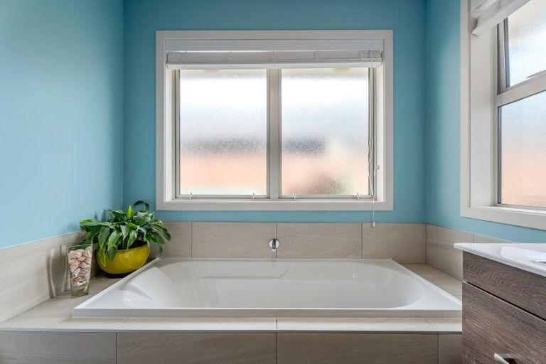 Photo of property in 36 Risinghurst Terrace, Lower Shotover, Queenstown, 9304