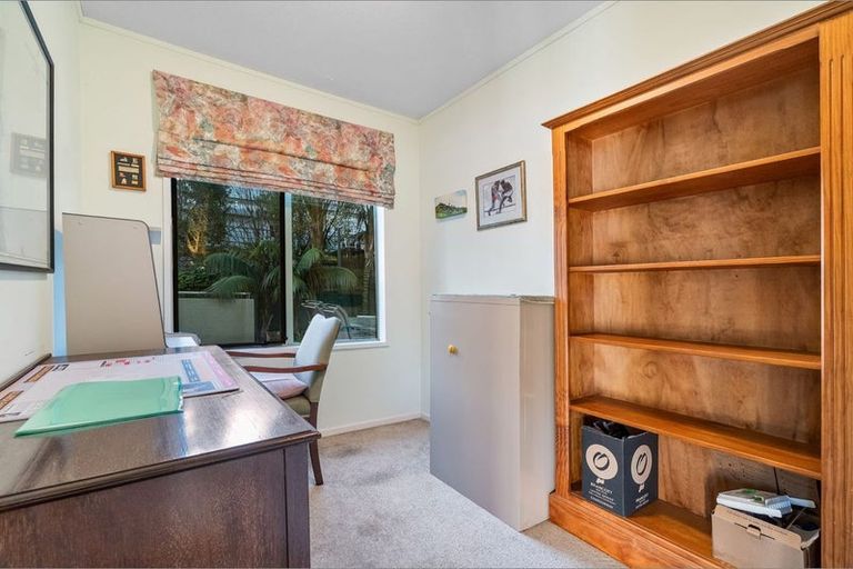 Photo of property in 9 Mariposa Crescent, Birkenhead, Auckland, 0626