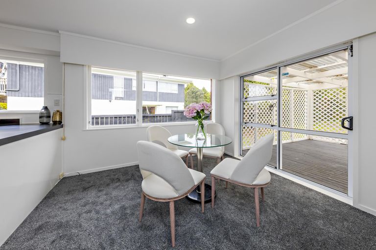 Photo of property in 41 Lawrence Crescent, Hillpark, Auckland, 2102