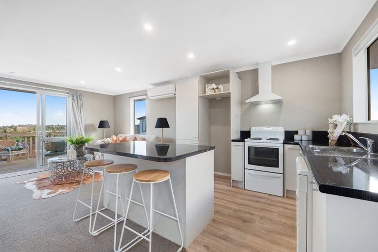 Photo of property in 148a Aviemore Drive, Highland Park, Auckland, 2010
