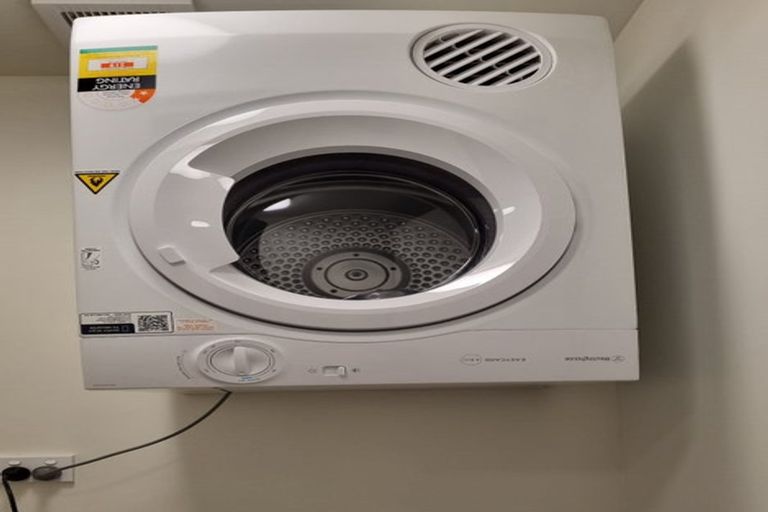 Photo of property in 3/63 Tiketike Way, Brooklyn, Wellington, 6021