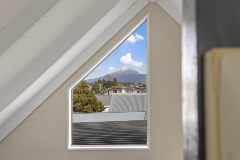 Photo of property in 1/9 Brierley Place, Marfell, New Plymouth, 4310