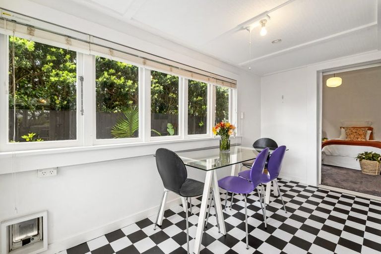 Photo of property in 1c Rutherford Street, Belmont, Auckland, 0622