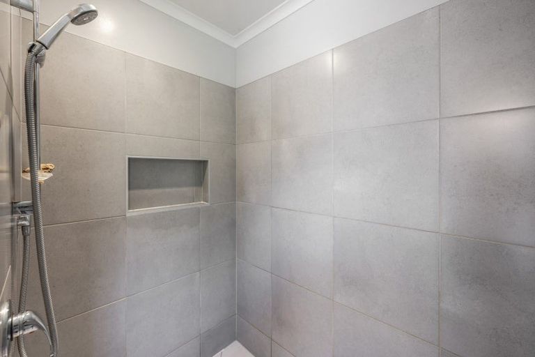 Photo of property in 16 Lacebark Drive, Kinloch, Taupo, 3377