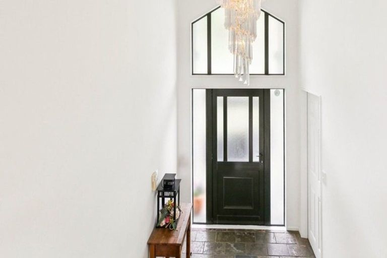 Photo of property in 13 Chastudon Place, Tawa, Wellington, 5028