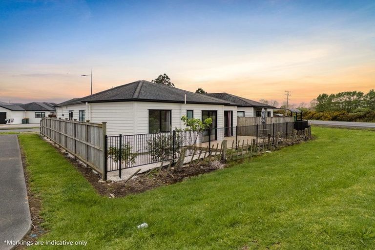 Photo of property in 11 Sapwood Crescent, Takanini, 2110