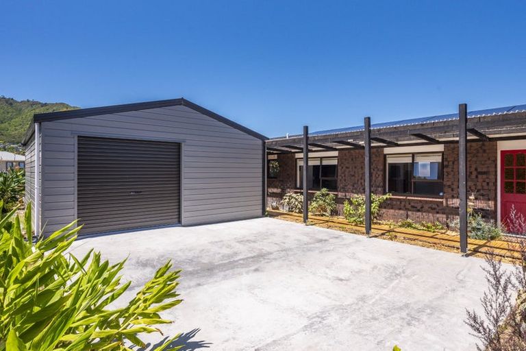 Photo of property in 4 Graham Grove, Waikanae, 5036