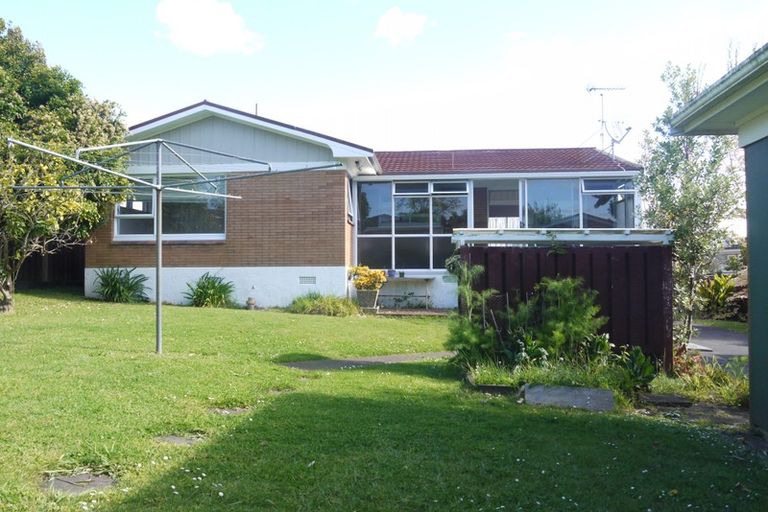 Photo of property in 11 Wells Road, Bucklands Beach, Auckland, 2012