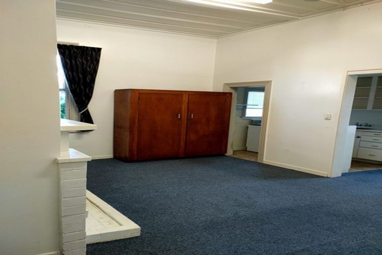 Photo of property in 14 Bedford Street, Te Atatu South, Auckland, 0610