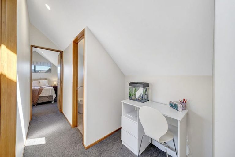 Photo of property in 18 Vanderbilt Place, Halswell, Christchurch, 8025