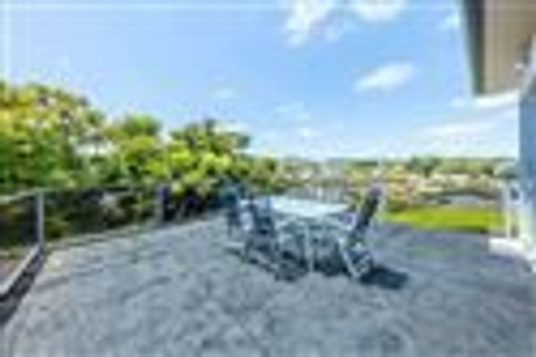 Photo of property in 29 Chieftain Rise, Goodwood Heights, Auckland, 2105