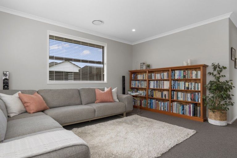 Photo of property in 15 Charlotte Drive, Omokoroa, 3114