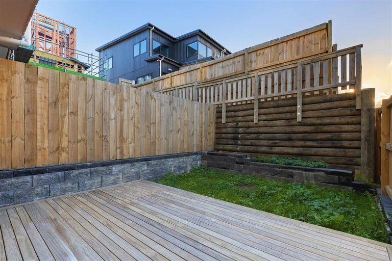 Photo of property in 6 Lawson Creek Street, Massey, Auckland, 0614