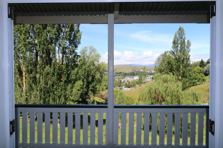 Photo of property in 38 Ruru Road, Taihape, 4720