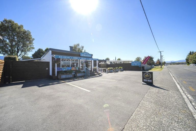 Photo of property in 221 Milford Road, Te Anau, 9600