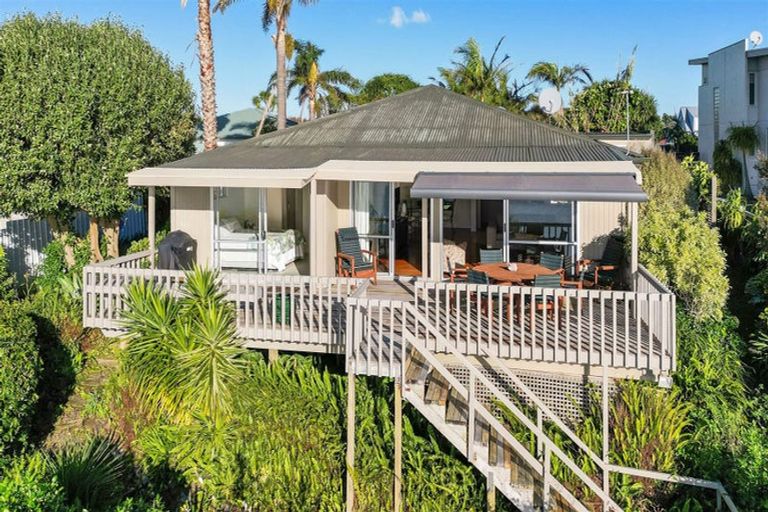 Photo of property in 107 Torkar Road, Clarks Beach, 2122