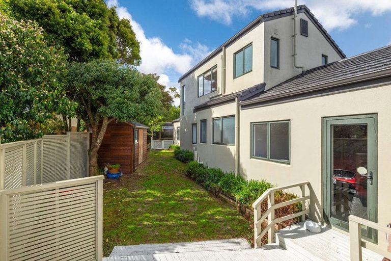 Photo of property in 2/8 Bundoran Way, Pinehill, Auckland, 0632