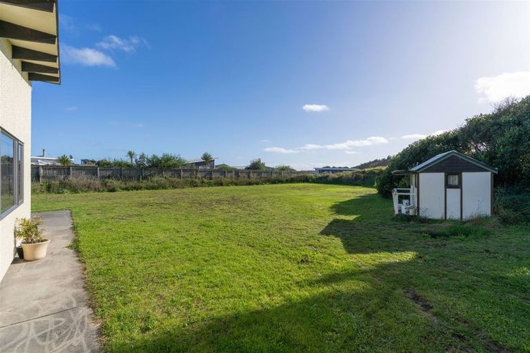 Photo of property in 11 Via Aroha, Waitarere Beach, Levin, 5510