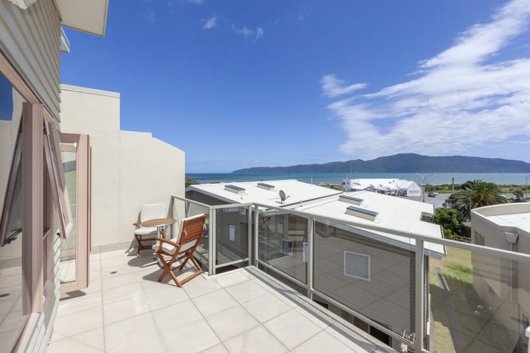 Photo of property in 13/1 Marine Parade, Paraparaumu Beach, Paraparaumu, 5032