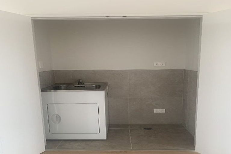 Photo of property in 2/14 Ayr Road, Pakuranga, Auckland, 2010