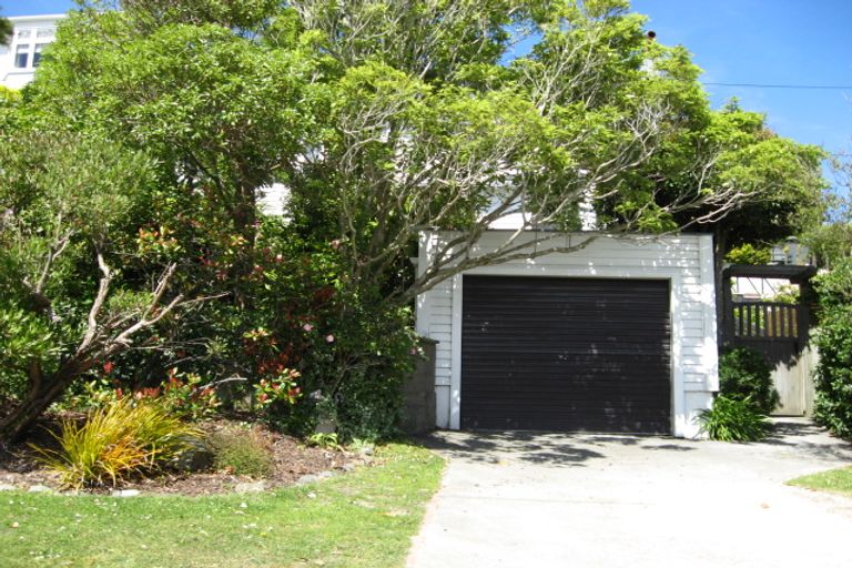 Photo of property in 73 Cockayne Road, Khandallah, Wellington, 6035