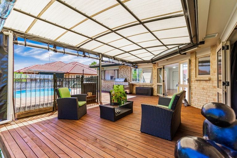 Photo of property in 14 Semillon Avenue, Henderson, Auckland, 0612