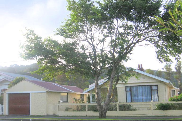 Photo of property in 35 Te Mome Road, Alicetown, Lower Hutt, 5010