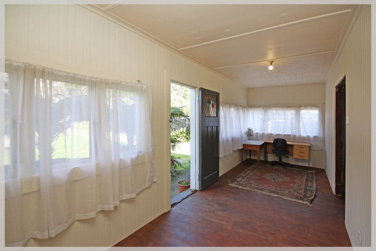 Photo of property in 11 Anga Street, Tangimoana, 4822