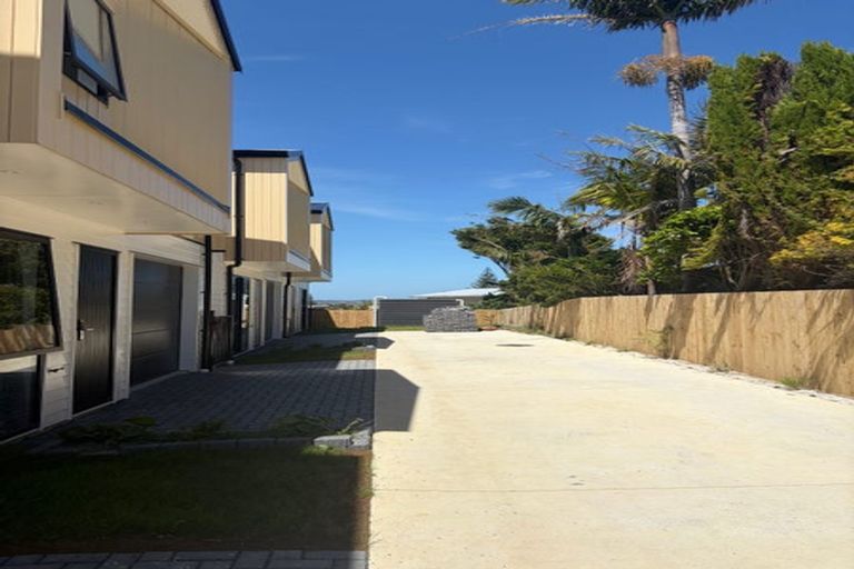 Photo of property in 4 Chatsworth Crescent, Pakuranga Heights, Auckland, 2010