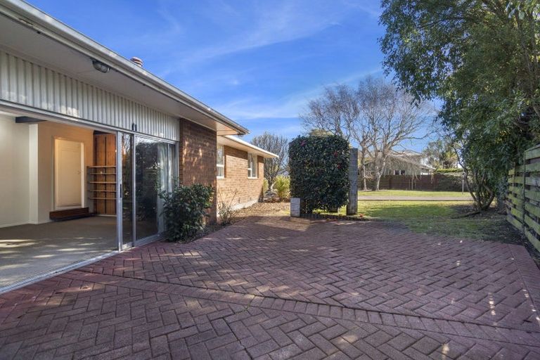 Photo of property in 42 Fovant Street, Russley, Christchurch, 8042