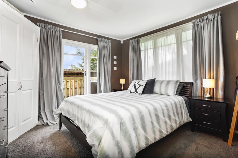 Photo of property in 36 Candia Road, Swanson, Auckland, 0614