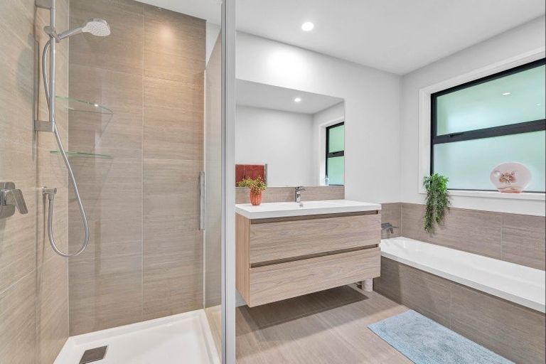 Photo of property in 397a Tukapa Street, Hurdon, New Plymouth, 4310