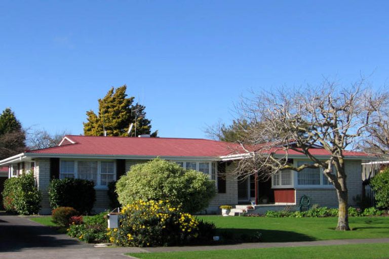 Photo of property in 85 Wikiriwhi Crescent, Awapuni, Palmerston North, 4412