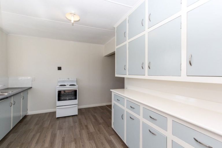 Photo of property in 280 Huatoki Street, Upper Vogeltown, New Plymouth, 4310