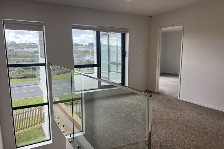 Photo of property in 6 Arran Point Parade, Orewa, 0931