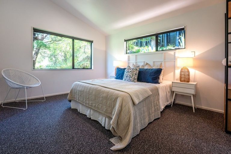 Photo of property in 11 Lannan Road, Surfdale, Waiheke Island, 1081