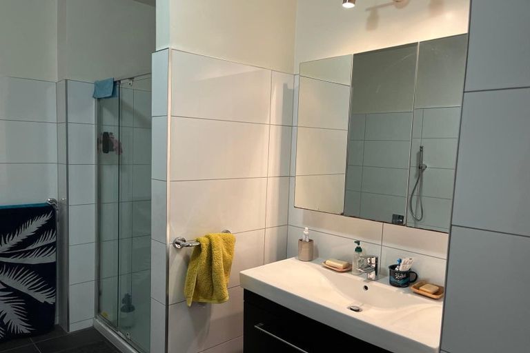 Photo of property in 5/25 Home Street, Mount Victoria, Wellington, 6011