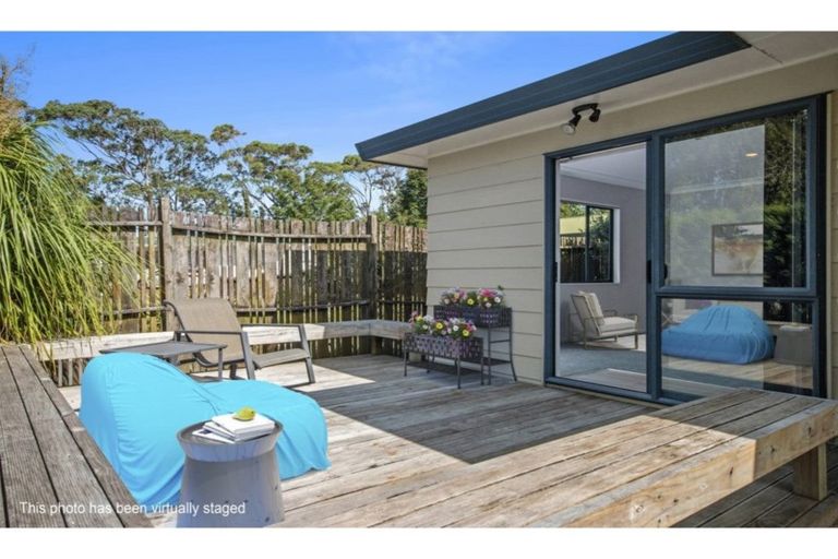 Photo of property in 73a Sandspit Road, Waiuku, 2123
