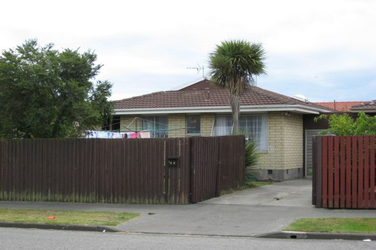 Photo of property in 2/68 Kawau Crescent, Bromley, Christchurch, 8062