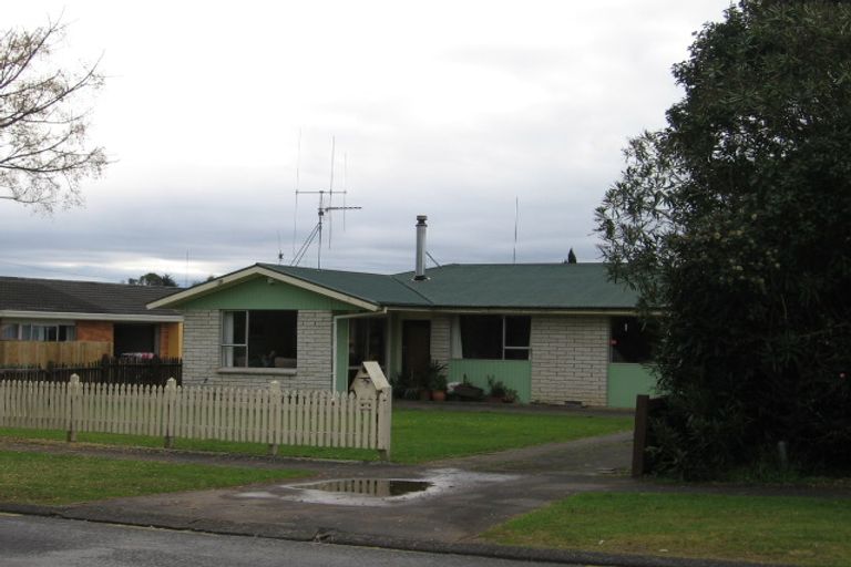 Photo of property in 32 Livingstone Avenue, Nawton, Hamilton, 3200